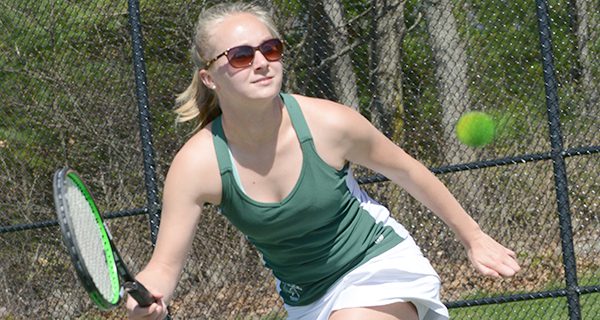 Girls tennis falls to Medfield