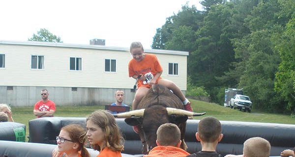 Old Post Road Fair goes country