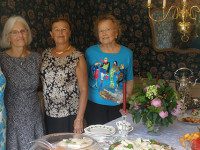 Women’s Club holds senior Graduation Tea