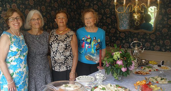 Women’s Club holds senior Graduation Tea