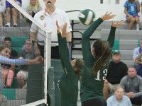 Girls volleyball drops heartbreaker to Medfield