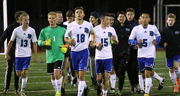Boys soccer goes 2-1 on week