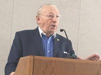 Holocaust survivor Arbeiter inspires in Westwood
