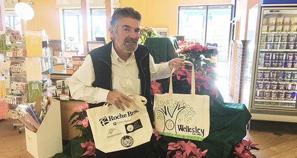 Bag reduction bylaw takes effect in 2017