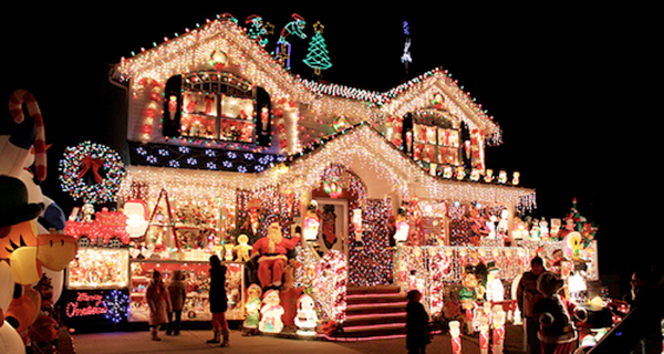 Wellesley Rec holds house decorating contest