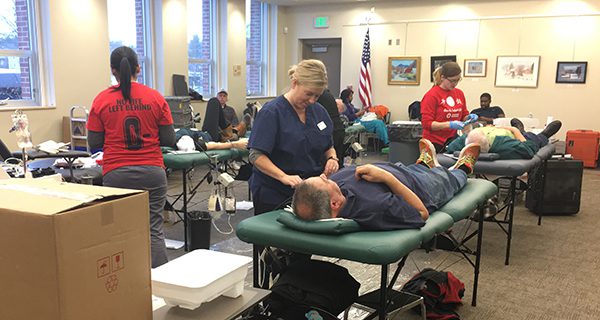 Walpole Library hosts blood drive