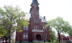 Historical Commission discusses buildings’ fates