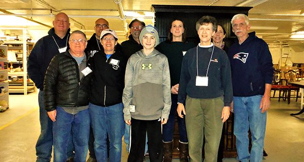 Volunteers help NewLife Home Refurnishing