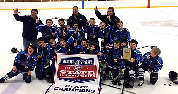 Squirt B wins State Championship