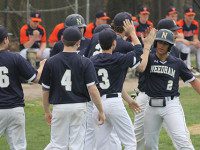 Roberts tosses gem  as Rockets cruise