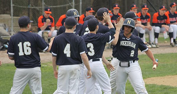 Roberts tosses gem  as Rockets cruise