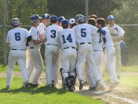 Wright’s heroics propel Raiders into first place