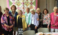 Garden Club  holds luncheon/tea