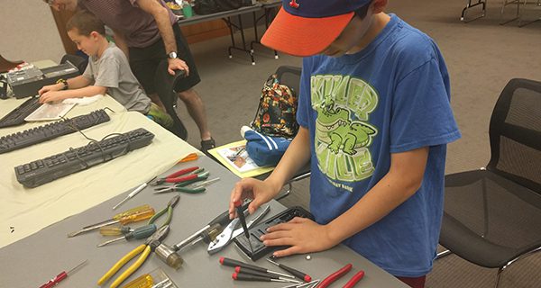 Local tweens deconstruct technology