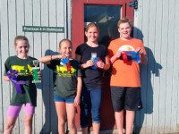 4-H members compete in swine show