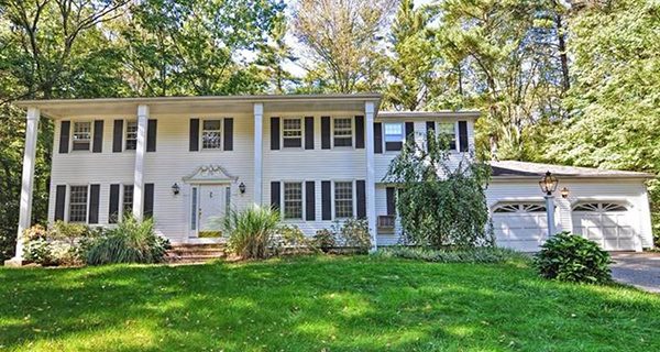 Home of the Week – 14 Penobscot St, Medfield