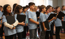 Honors Chorus sings for those who served