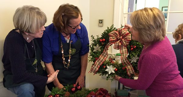 Garden Club hosting wreath/arrangement sale