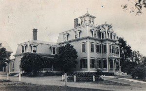 1891, Willard Harwood House, site of today's CVS: demolished.