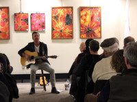 Chris Trapper enriches library’s music scene