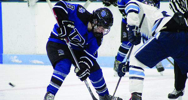 MacTavish, Warriors upend rival Raiders