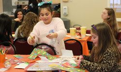 Community spreads ‘Messages of Hope’