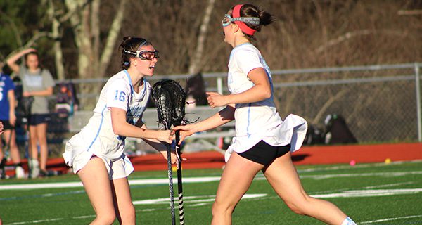 McCarthy, Lady-Warriors best Grosek, Raiders