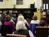 Hometown author returns to Medfield