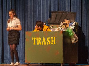 Lana Perlman as Julie Sullivan and Kenneth Crossman as Robbie Hart sing ‘Come Out of the Dumpster’ in ‘The Wedding Singer’.