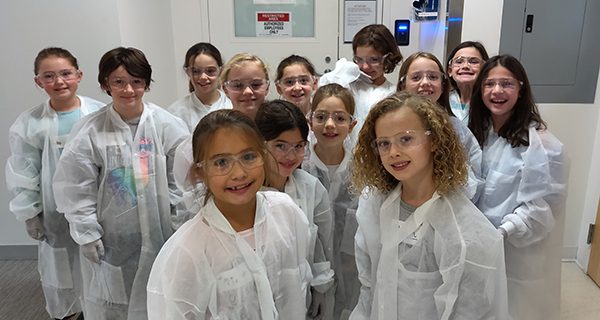 Troop 62275 Brownies visit science lab