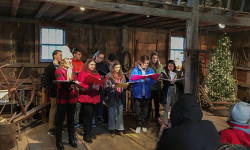 DSHS serenades Historical Society