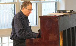 Ken Batts’ piano wows Wellesley diners