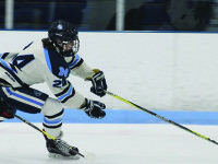 Tyer, Warriors push past Raiders