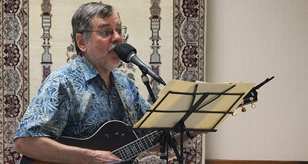 Tincknell performs ‘Swingin’ on a Star’