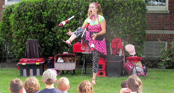 Jenny the Juggler entertains in Dover