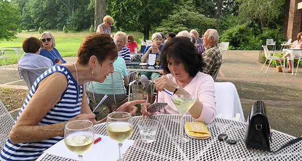 WN members enjoy Thirsty Thursday