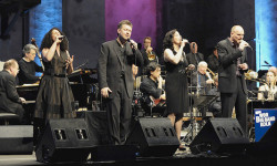 New York Voices playing Great Hall