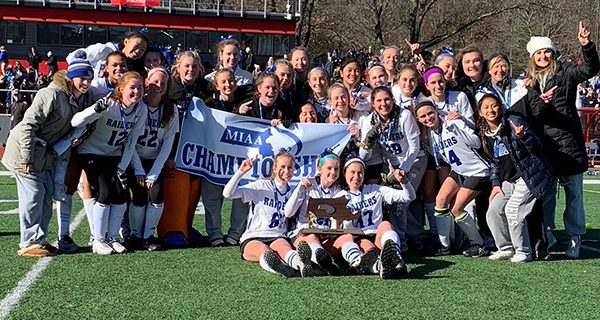 Raider field hockey wins state
