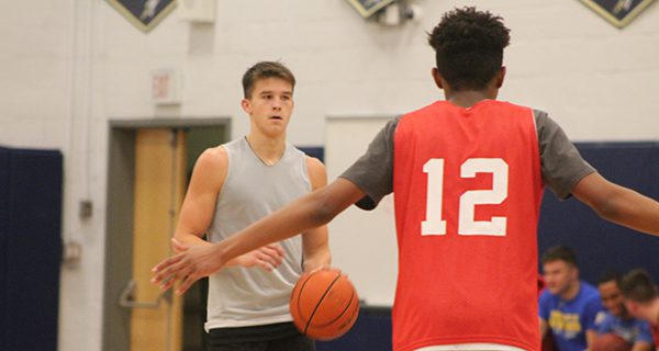 Rockets battle CM before season opener