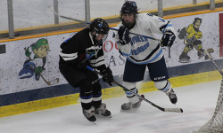 Warriors outlast Raiders at Boch Arena