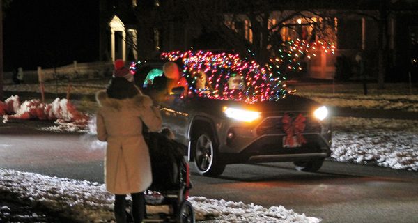 Women’s Club gets holiday tour rolling