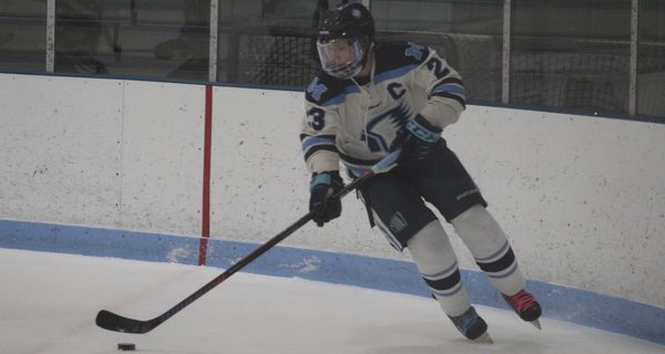 Medfield hockey wins pair