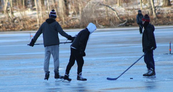 Cold brings pond hockey to Medfield