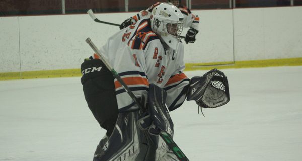 Walpole boys hockey blanks Wellesley