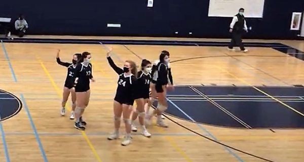 Girls volleyball extends undefeated streak
