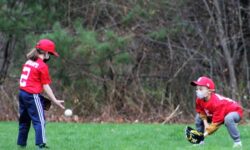 Youngest Little Leaguers work on skills