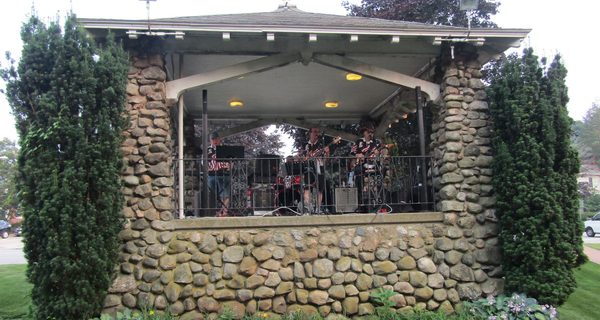 Concerts on the common return