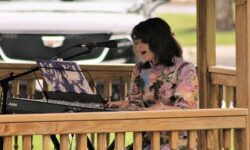 Concert raises funds for performing arts