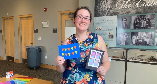 Library-goers craft handmade cards