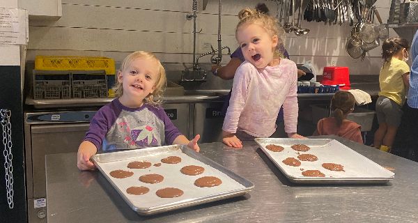 Tots in the Kitchen create sweet treats